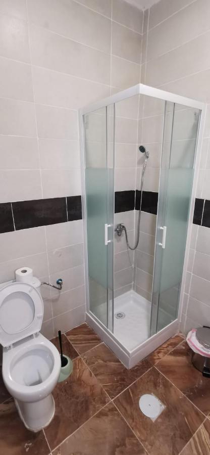 Hostal Gracia Torrejón de Ardoz Esterno foto