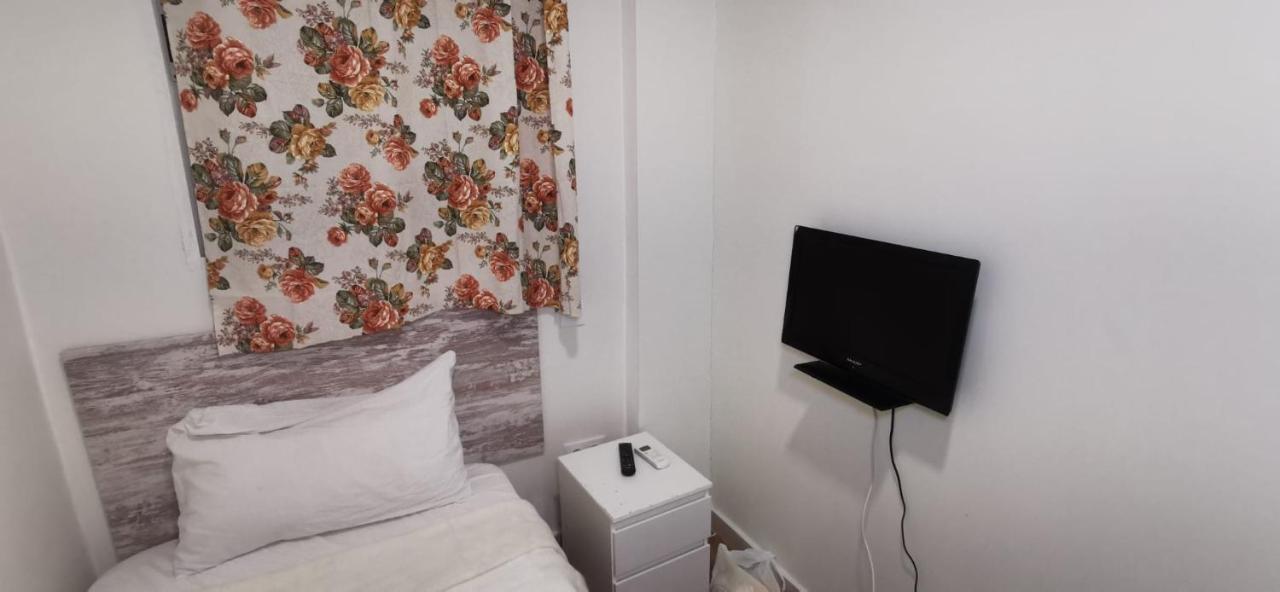 Hostal Gracia Torrejón de Ardoz Esterno foto